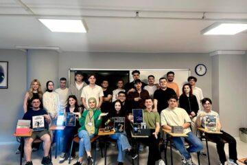 Mikrodenetleyici Sistemler Dersi Kapsamında Öğrenci Proje Sunumları