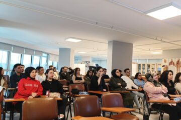 Anestezi Programı mezunlarımızdan sevgili Selinay ALTUNBAŞ, öğrencilerimizle buluşarak DGS süreci ve hemşirelik eğitimi hakkında değerli deneyimlerini paylaştı.