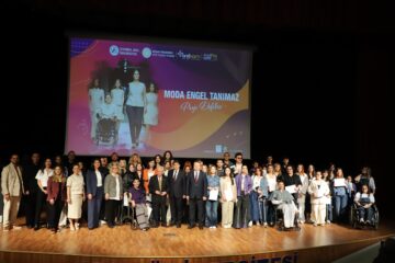 Moda Engel Tanımaz Defilesi